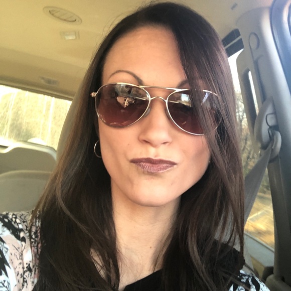 Meet your Posher, Dusti - Picture 4 of 6